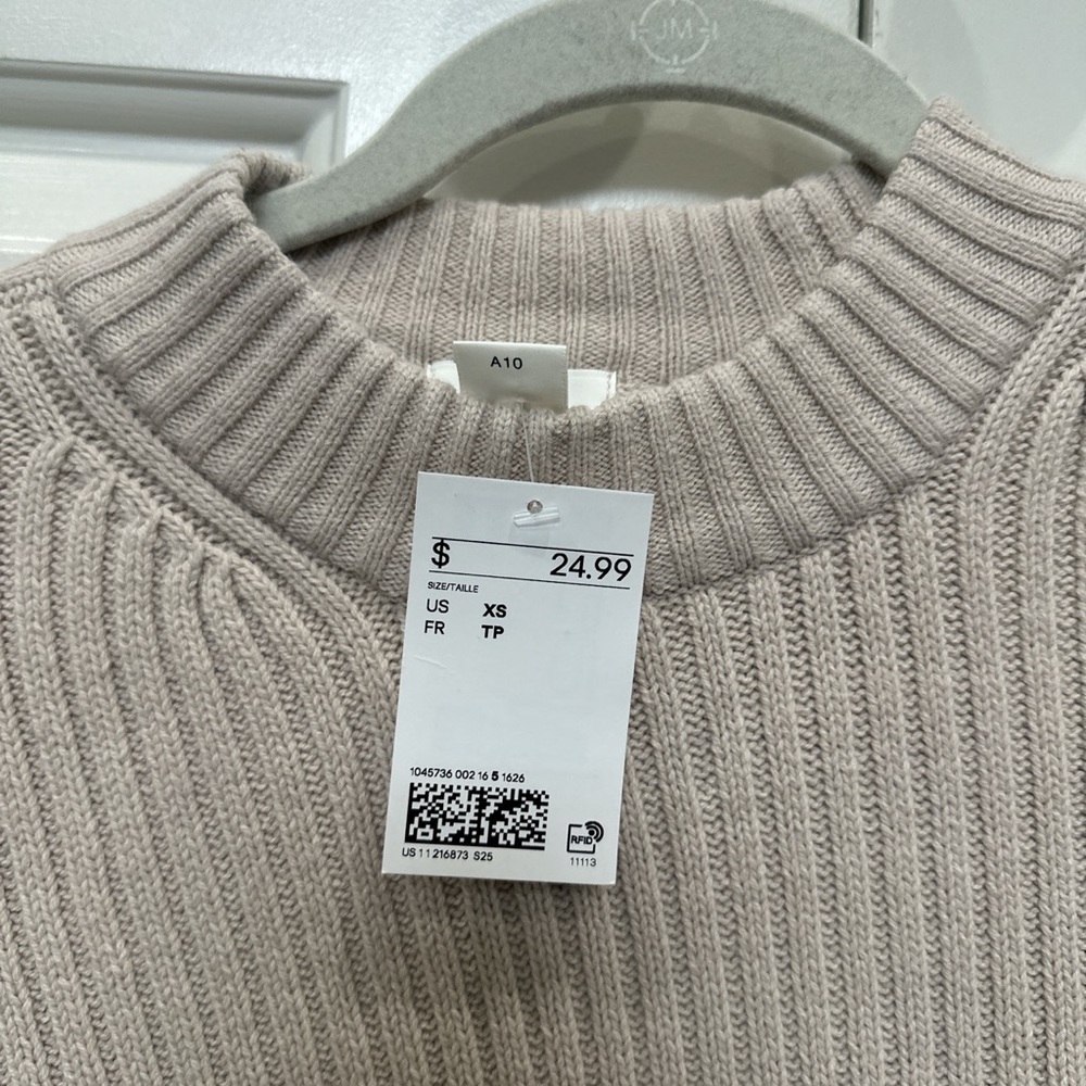 Cropped long sleeve sweater